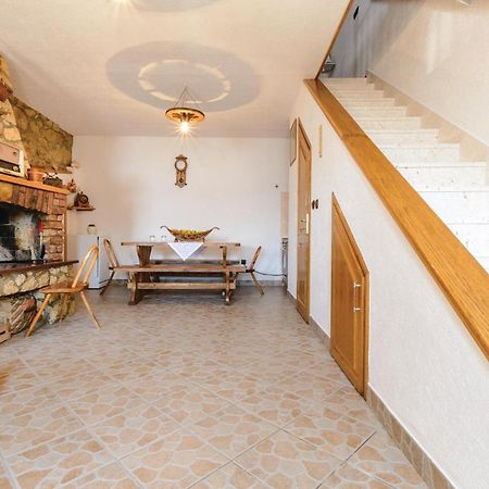 1 Bedroom Gorgeous Home In Slivno Клек Екстериор снимка