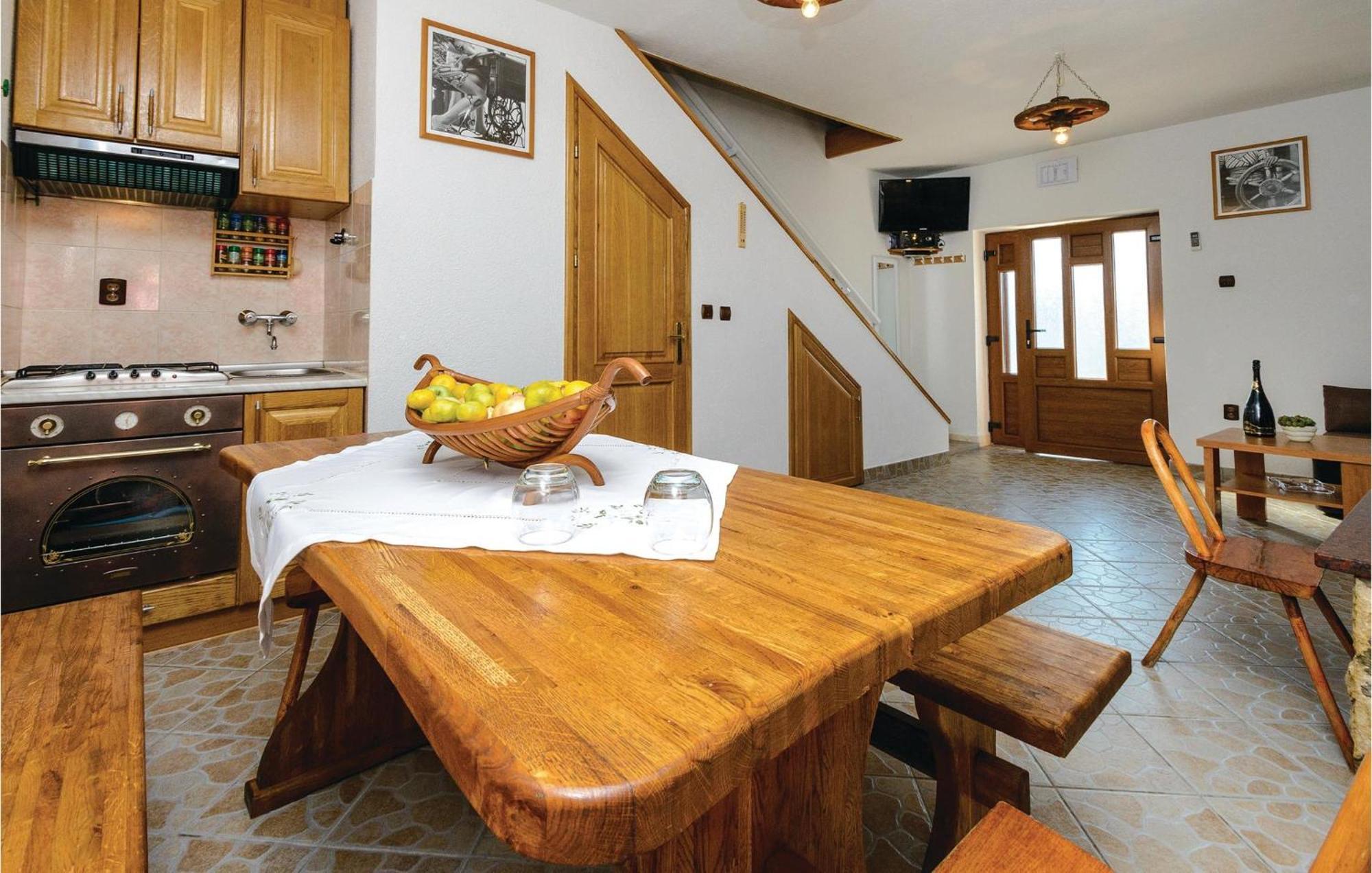 1 Bedroom Gorgeous Home In Slivno Клек Екстериор снимка